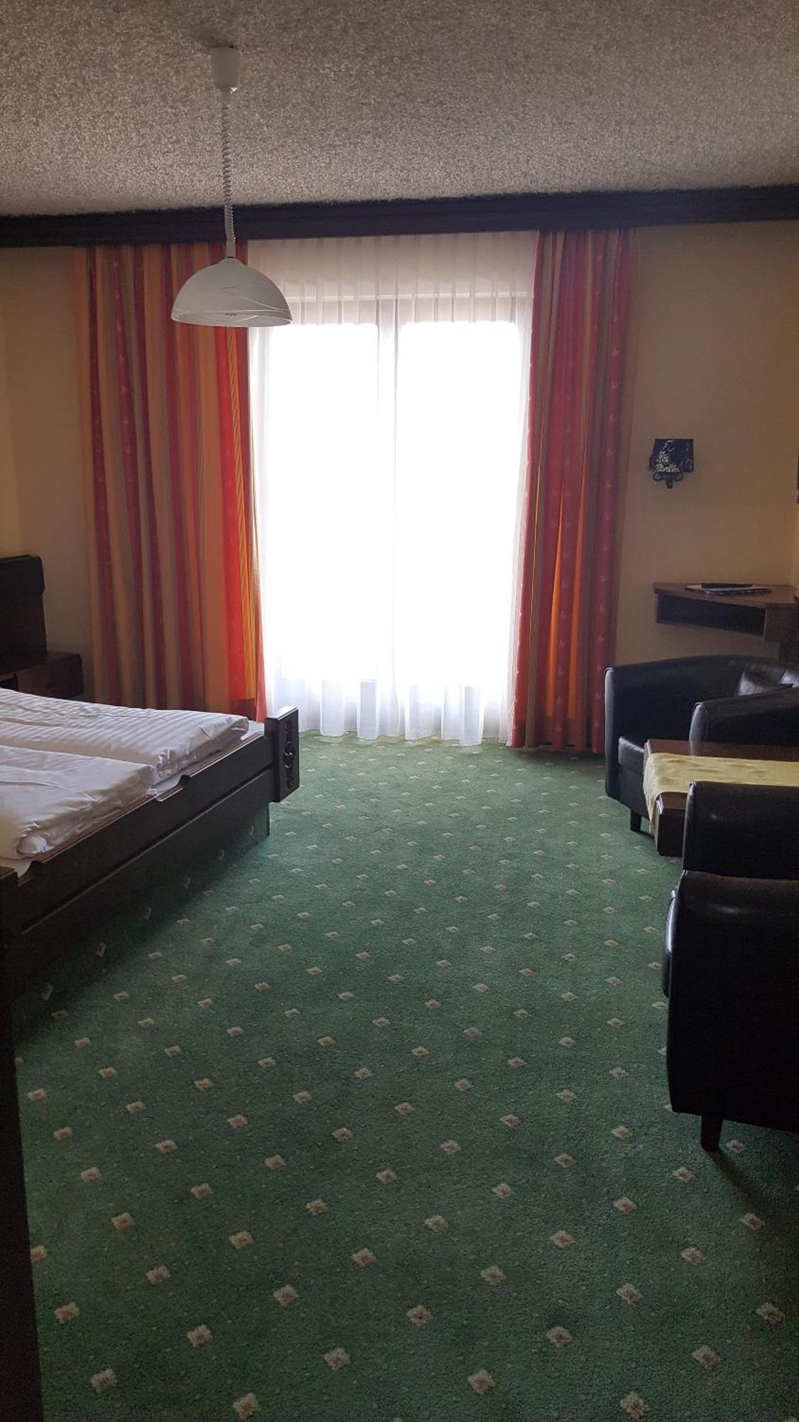 Hotel Kanz Villach Bagian luar foto