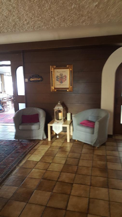 Hotel Kanz Villach Bagian luar foto