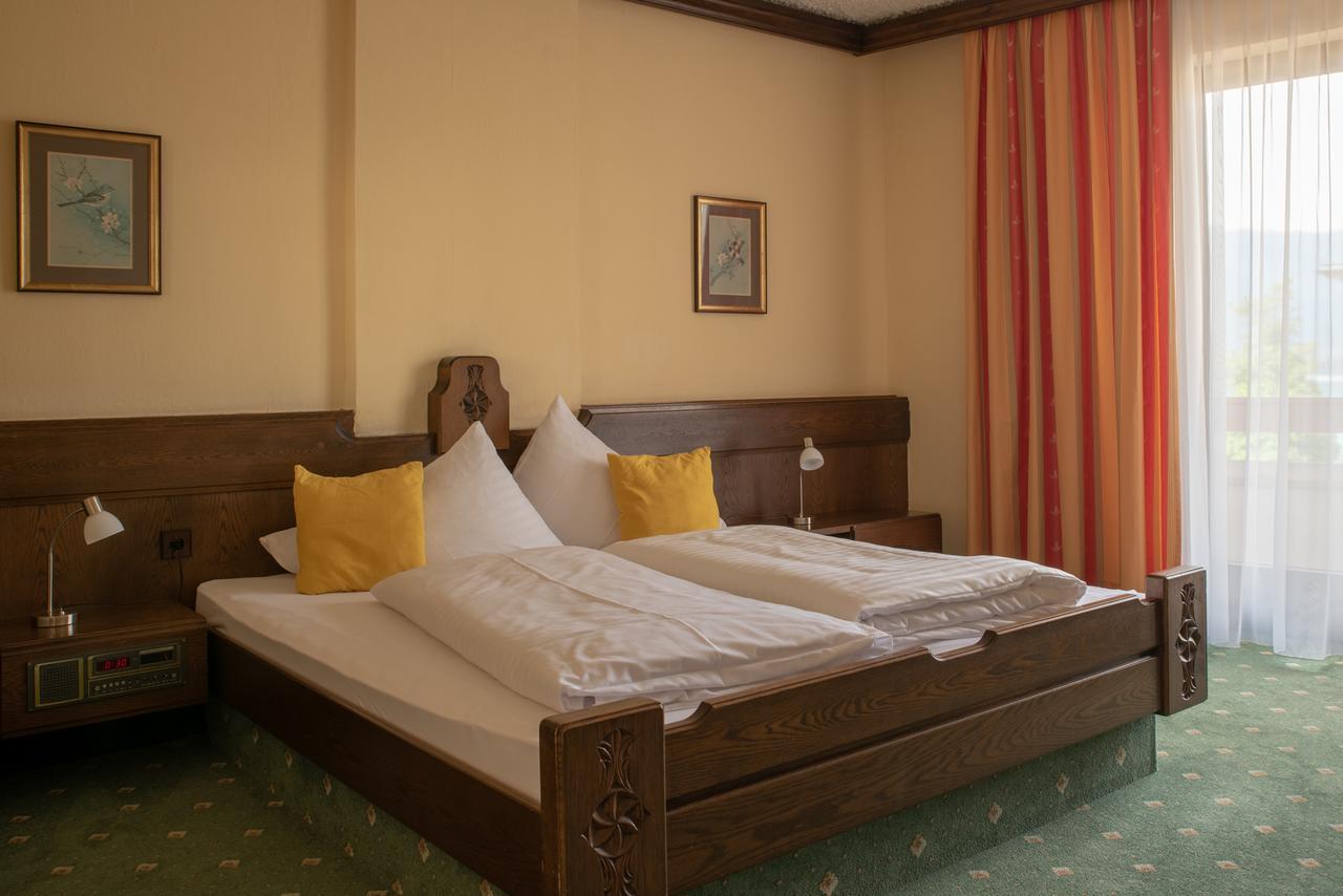 Hotel Kanz Villach Bagian luar foto